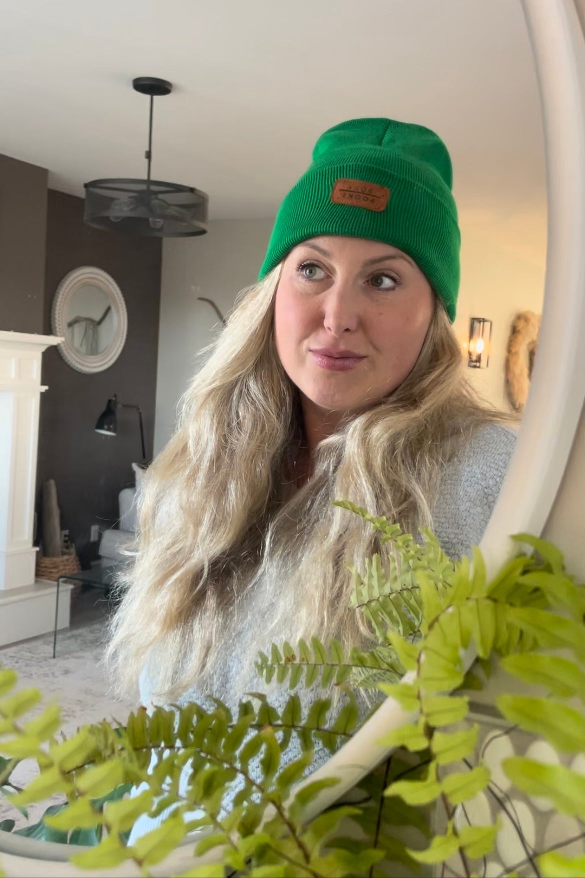 Kelly green minimalist toque